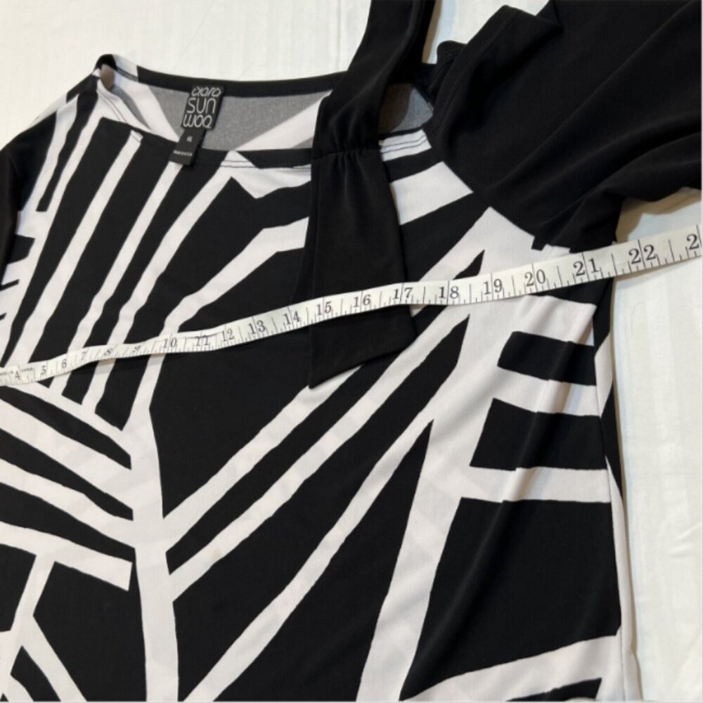 Clara Sun Woo - Women's XL Blouse Black and White Abstract Print Neck Cutout - Picture 6 of 9